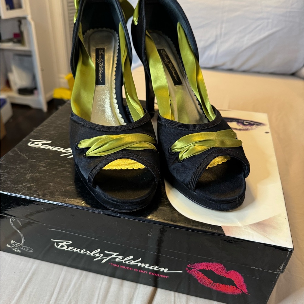 Beverly Feldman Black satin heels with changeable green ribbon.